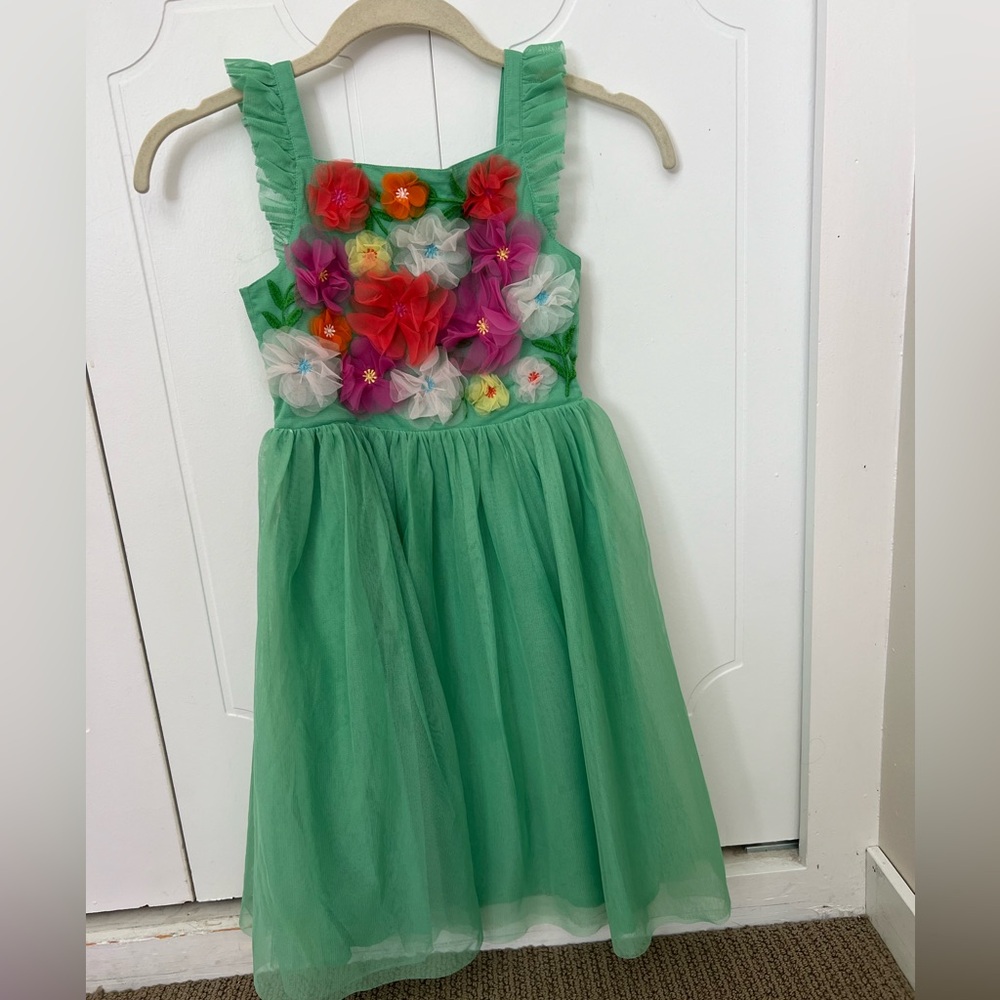 Mini Boden tulle dress with beautiful flower detail size 7-8 in GUC